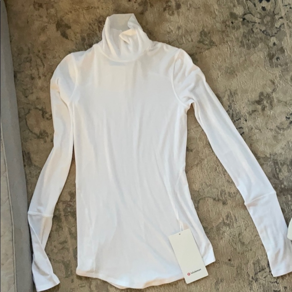 Lululemon Full Day Ahead Turtleneck